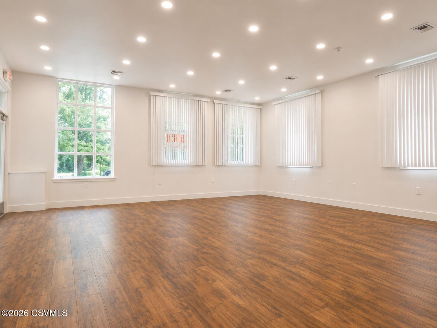 117 N MARKET Street