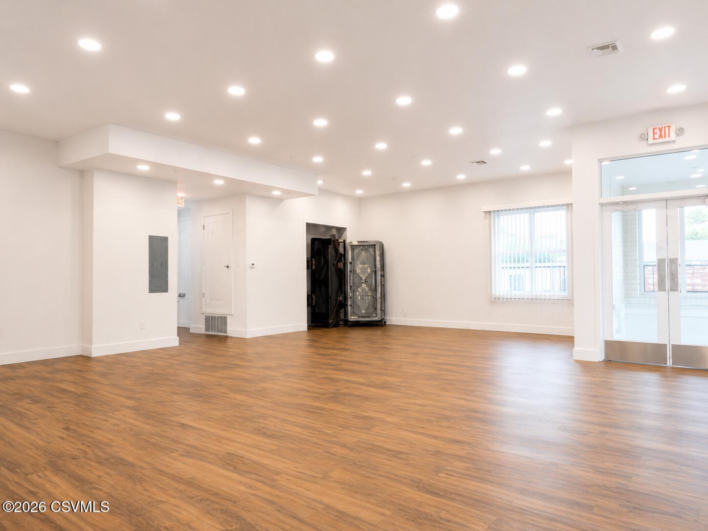 117 N MARKET Street