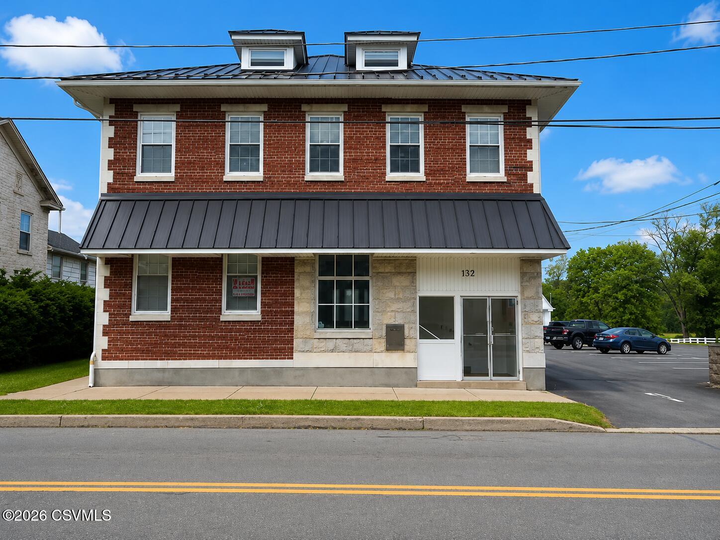 117 N MARKET Street