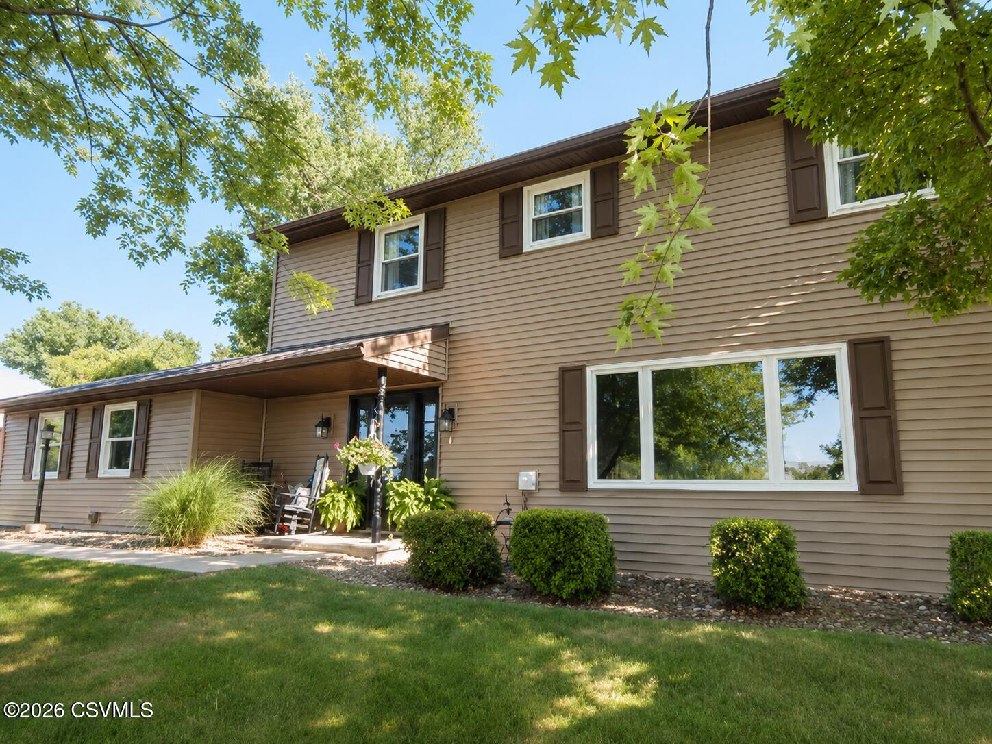 10 MEADOWBROOK Drive