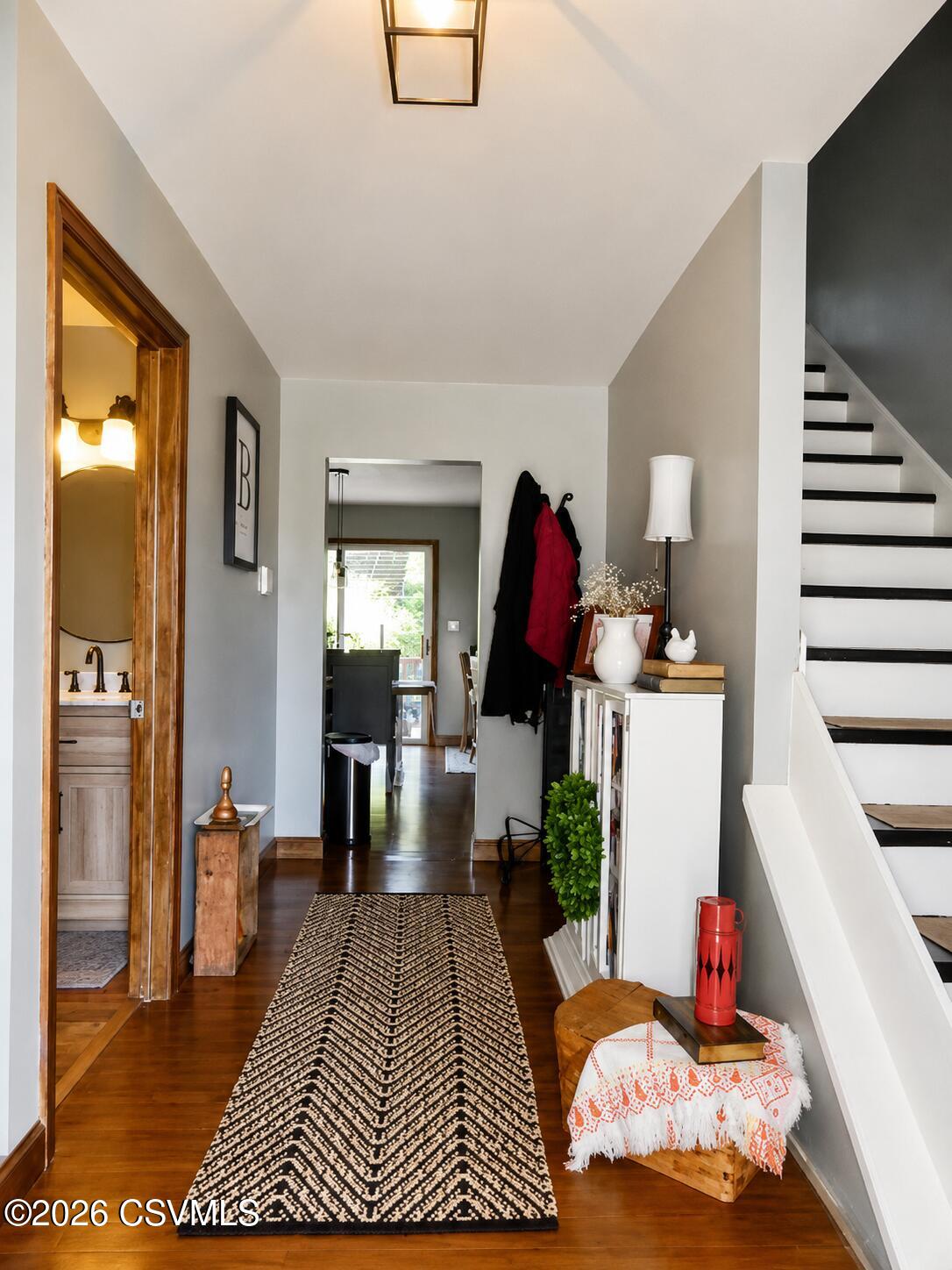 10 MEADOWBROOK Drive