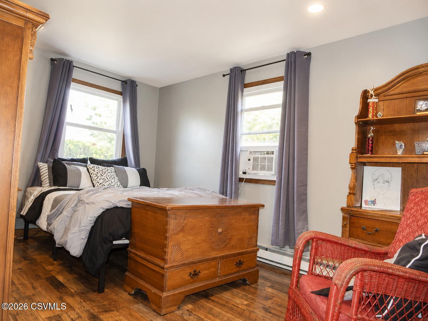 10 MEADOWBROOK Drive