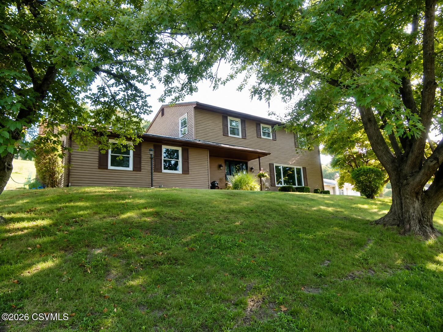 10 MEADOWBROOK Drive