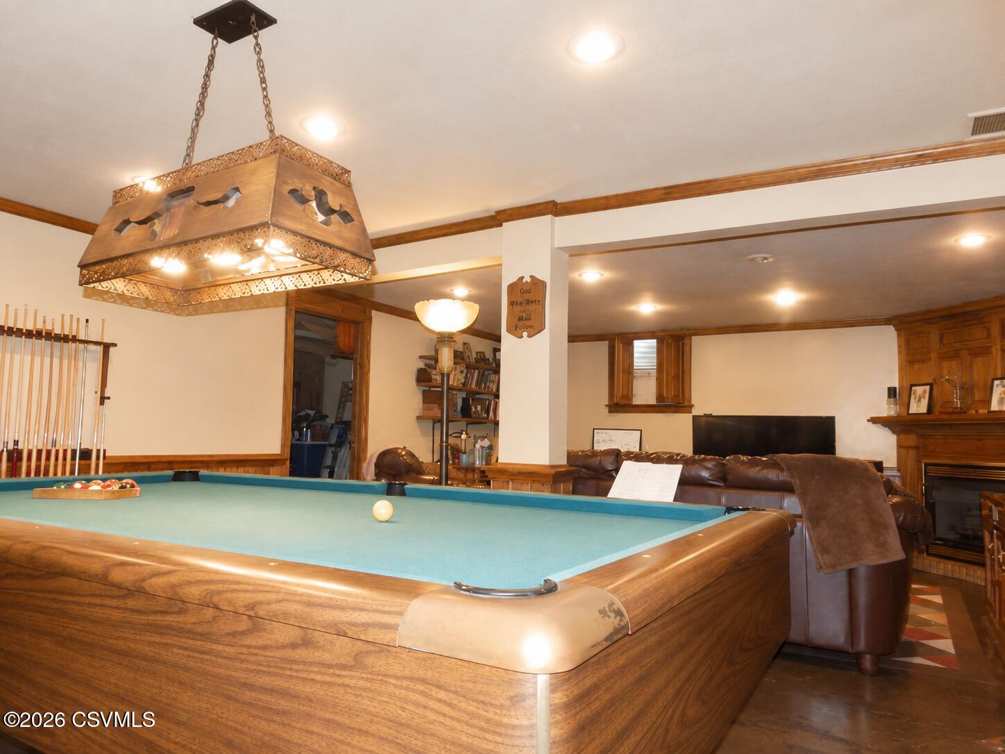 10 MEADOWBROOK Drive
