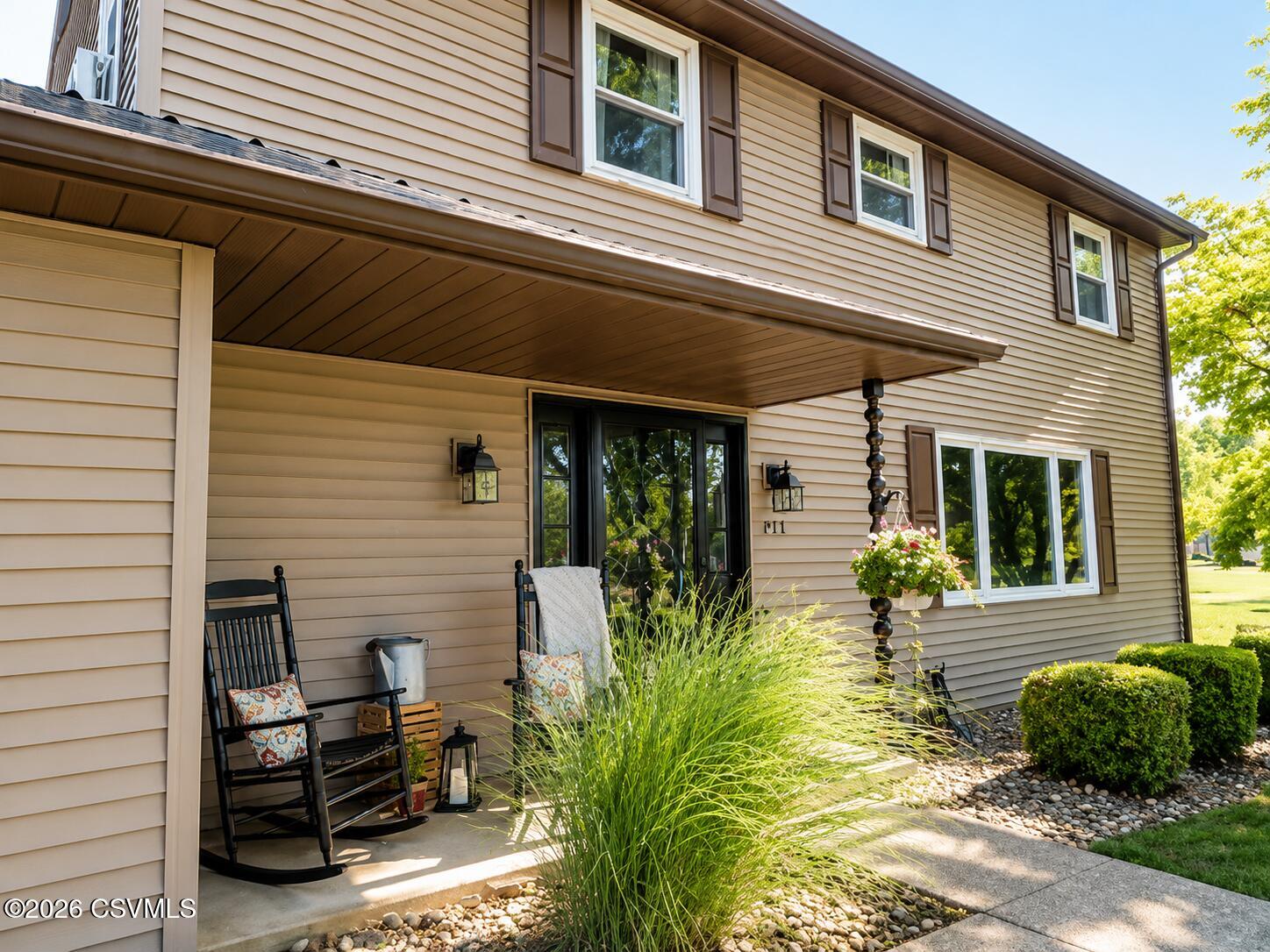10 MEADOWBROOK Drive