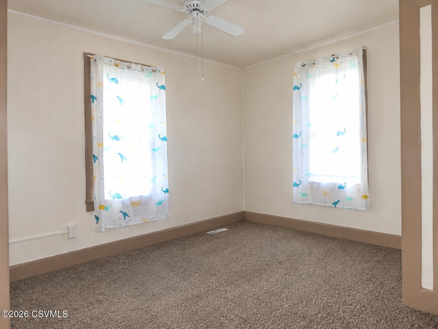 472 W 1ST Street