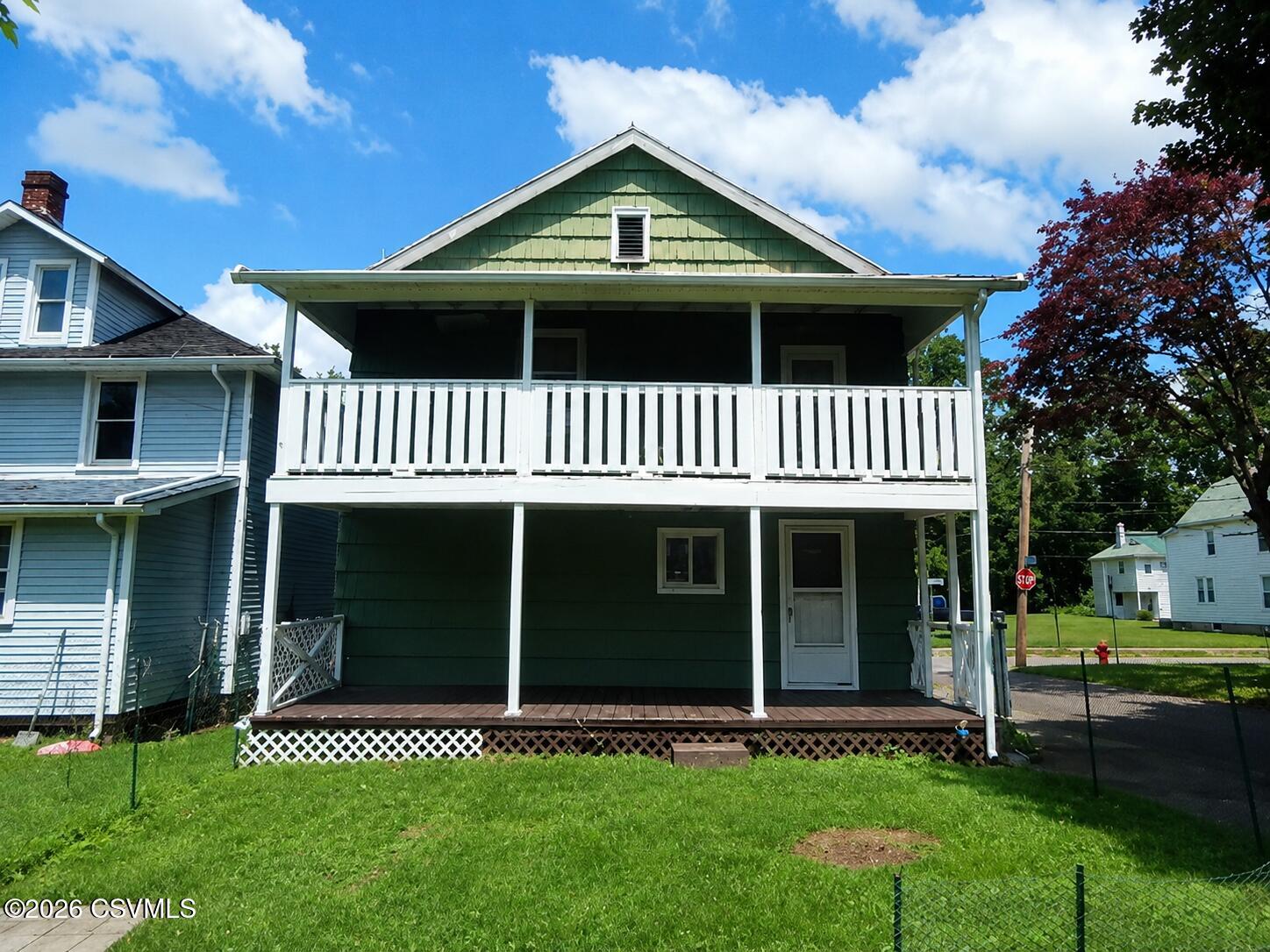 472 W 1ST Street