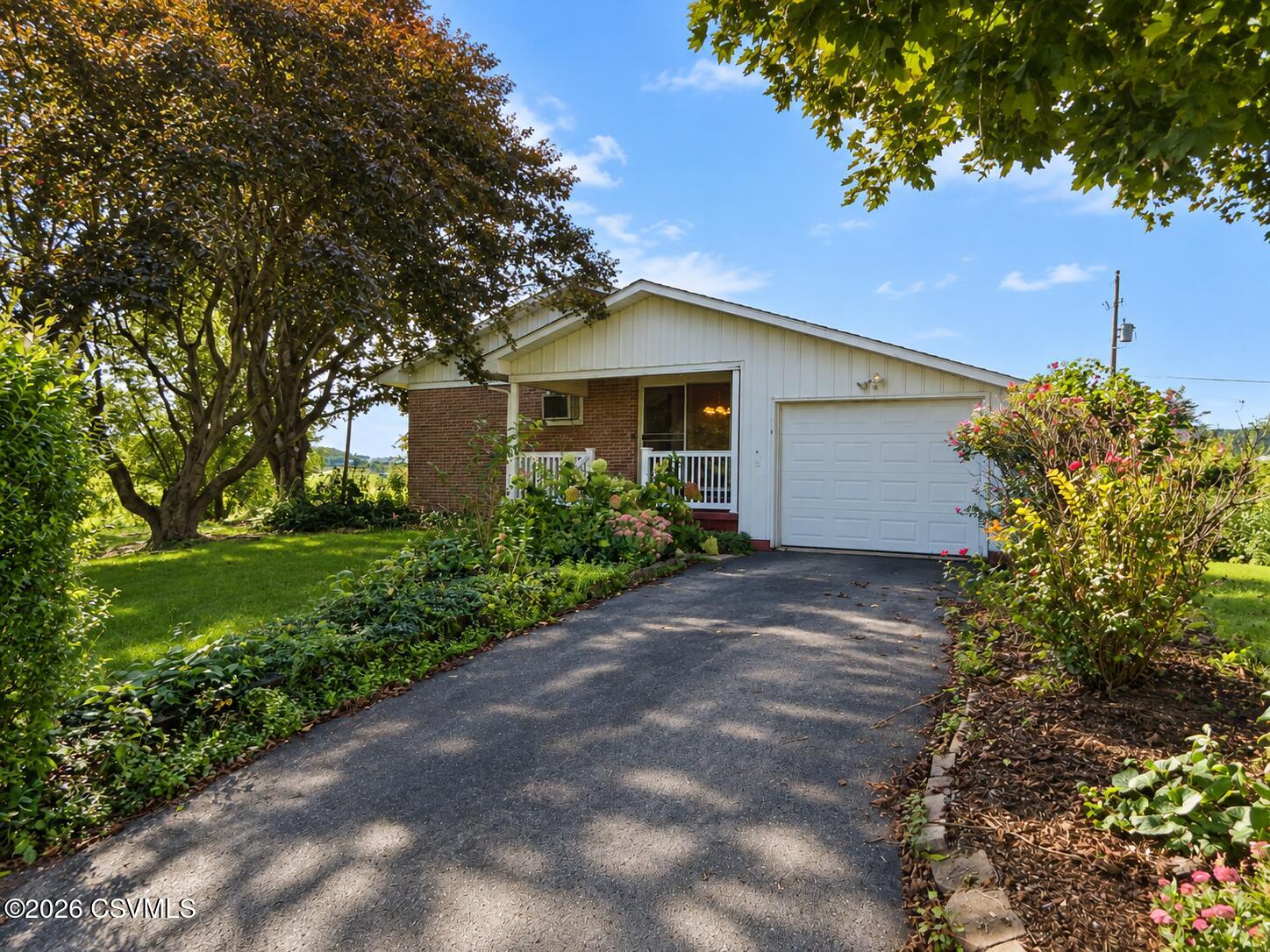 1190 SUNSET Drive