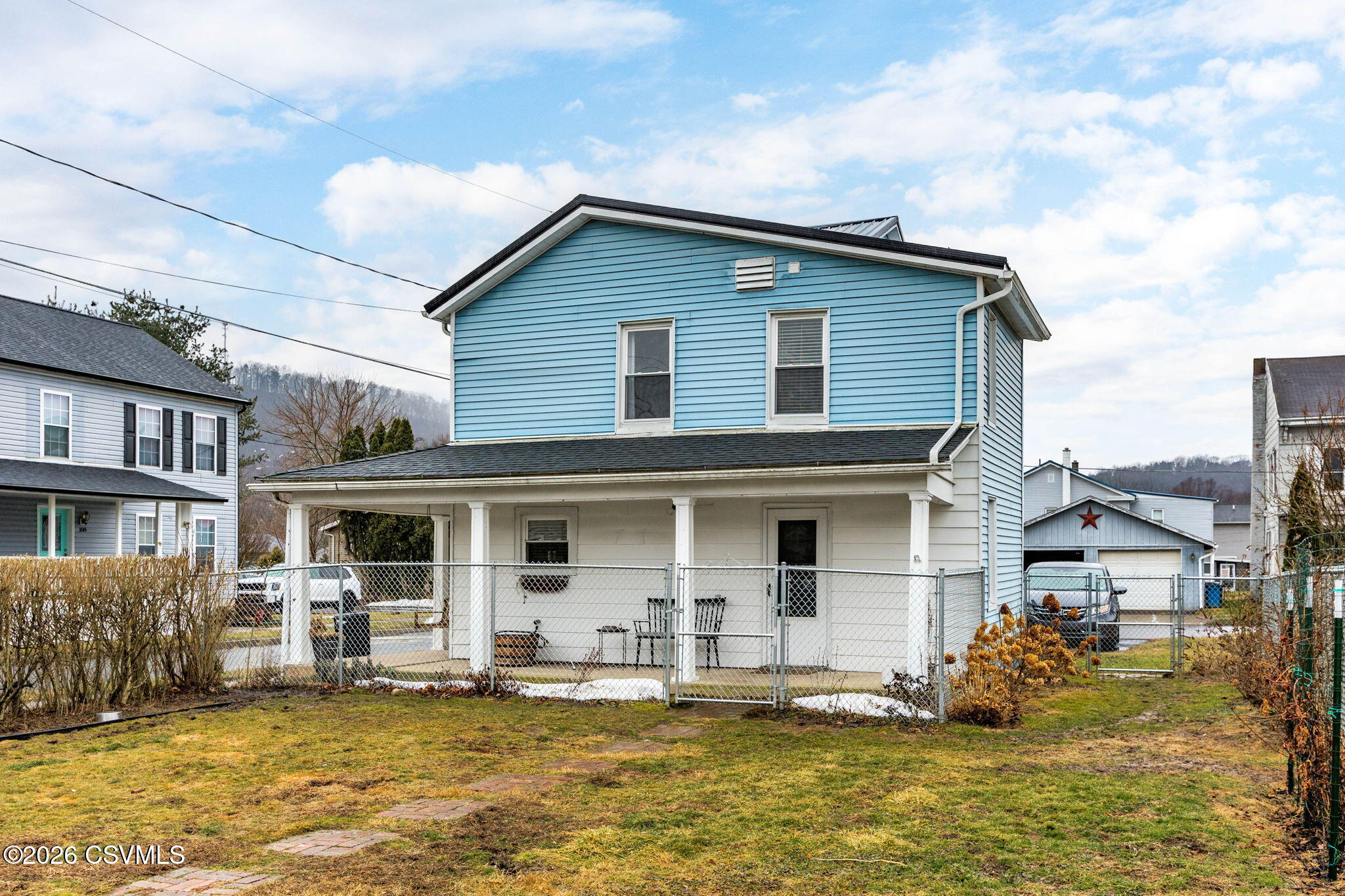 949 GRAND Street