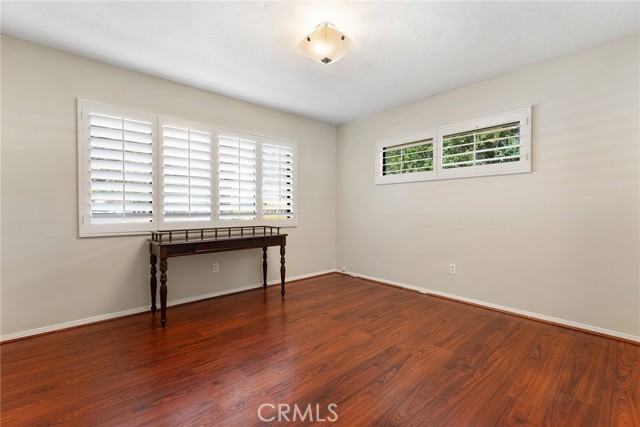 5214 Yolanda AVE