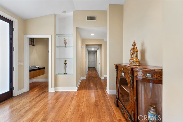 5214 Yolanda AVE