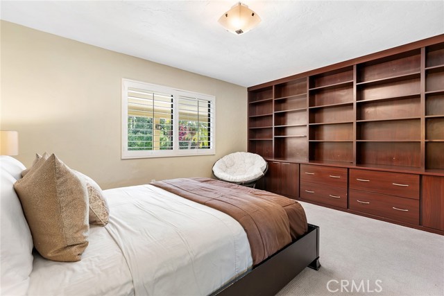 5214 Yolanda AVE