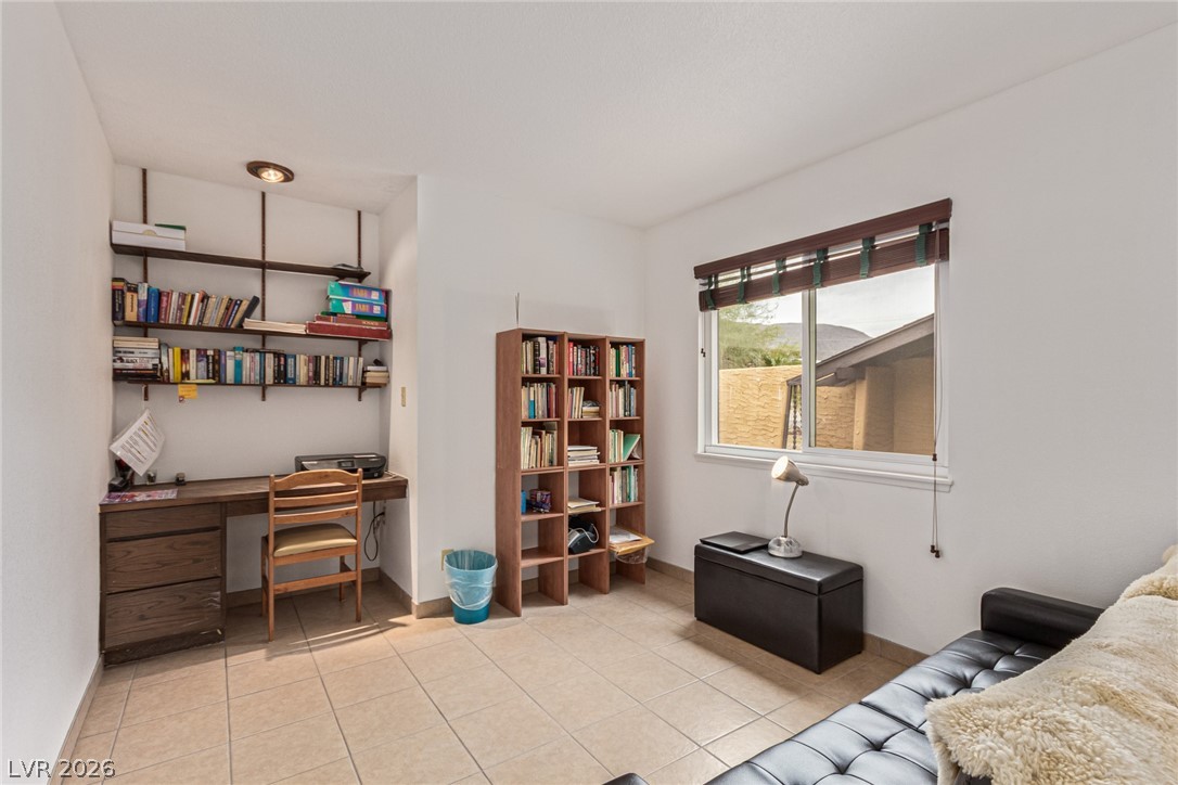 622 East Fairway Road