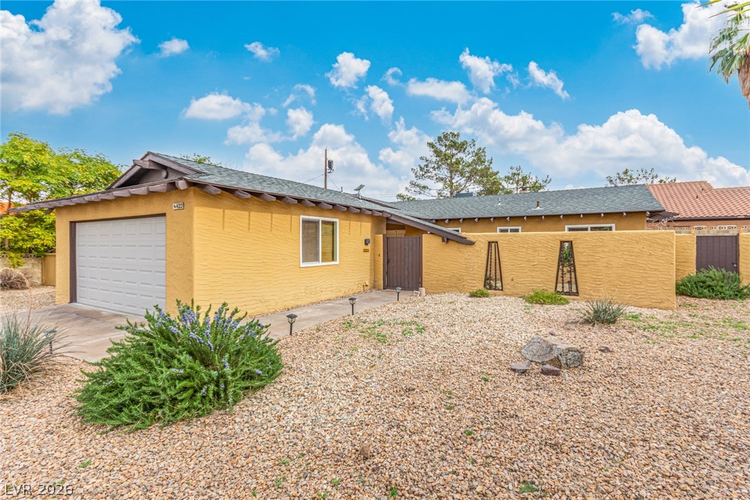 622 East Fairway Road