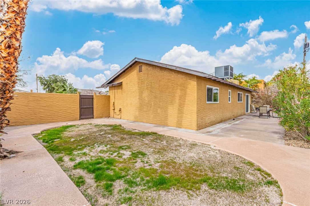 622 East Fairway Road