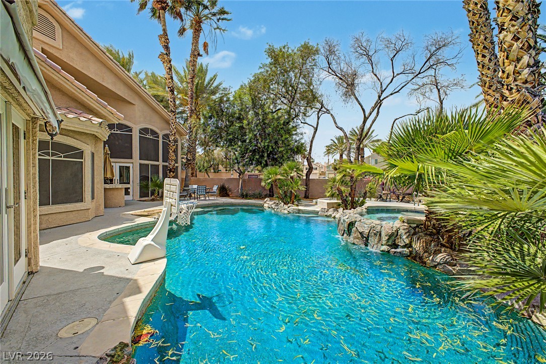 109 Weatherwood Court