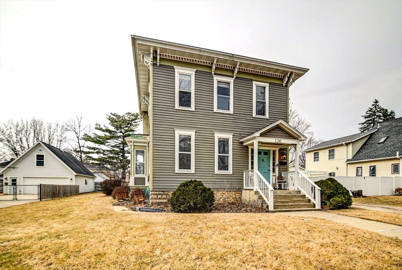 126 N Prairie Street