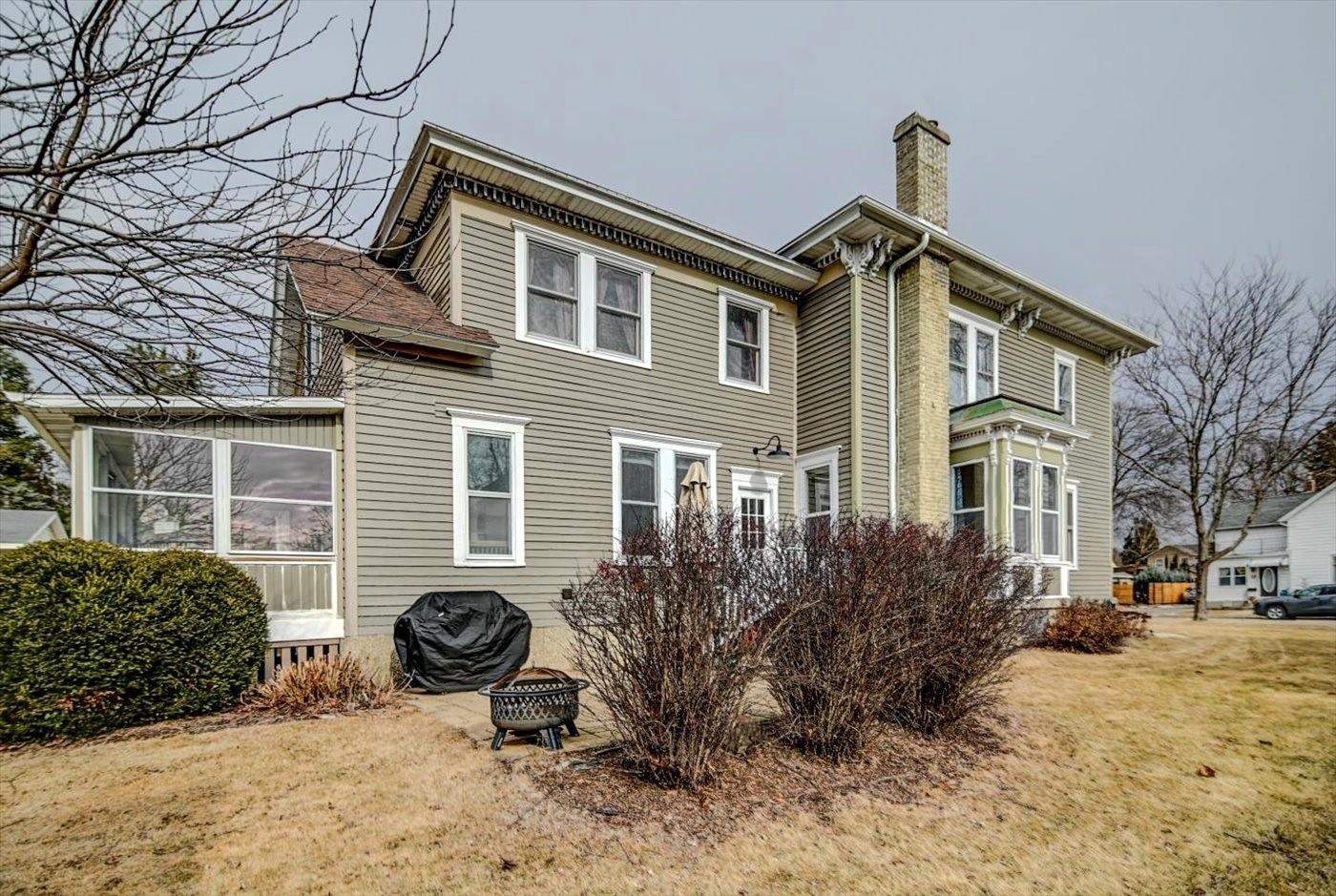 126 N Prairie Street