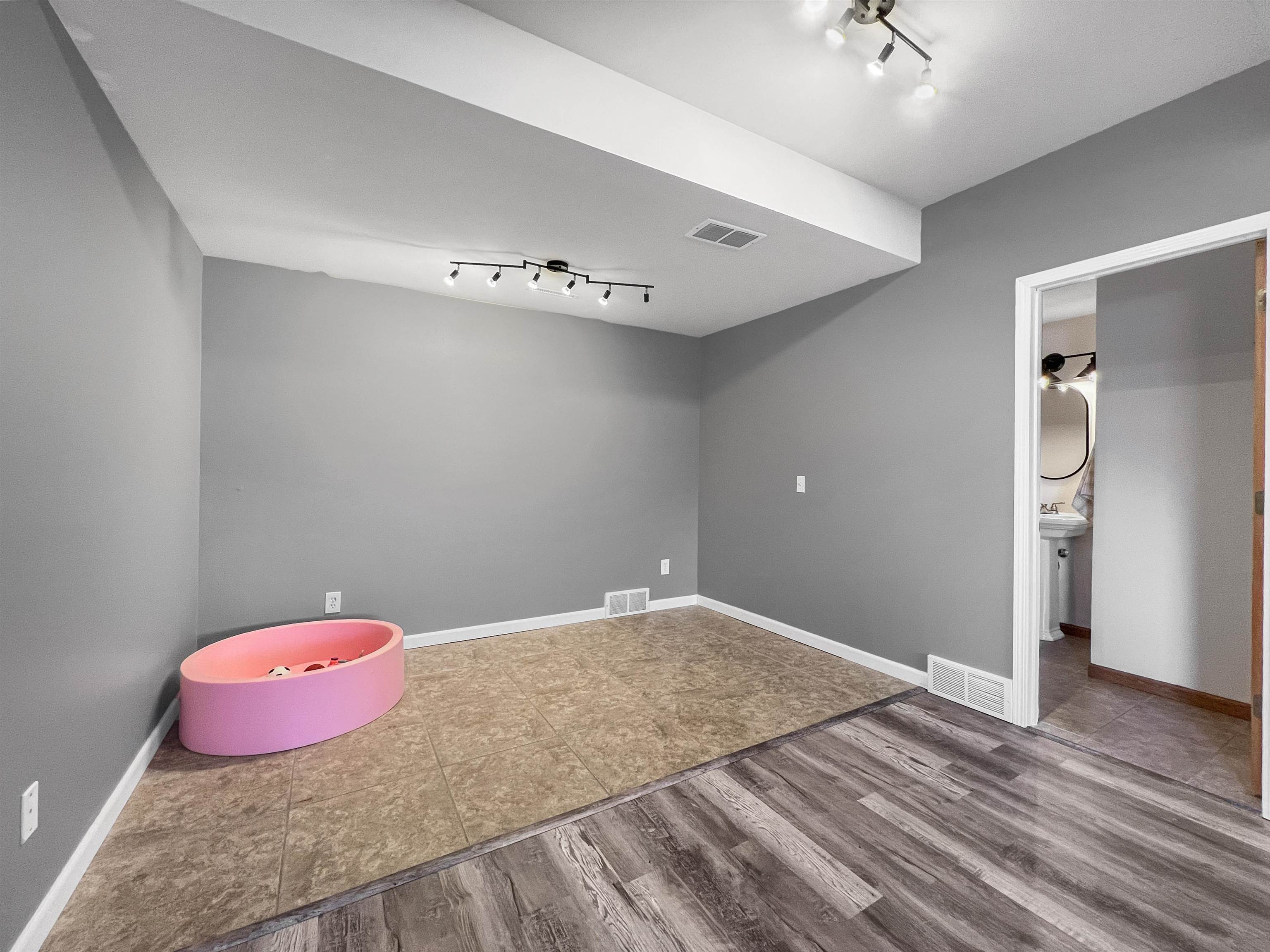 1125 Carriage Drive