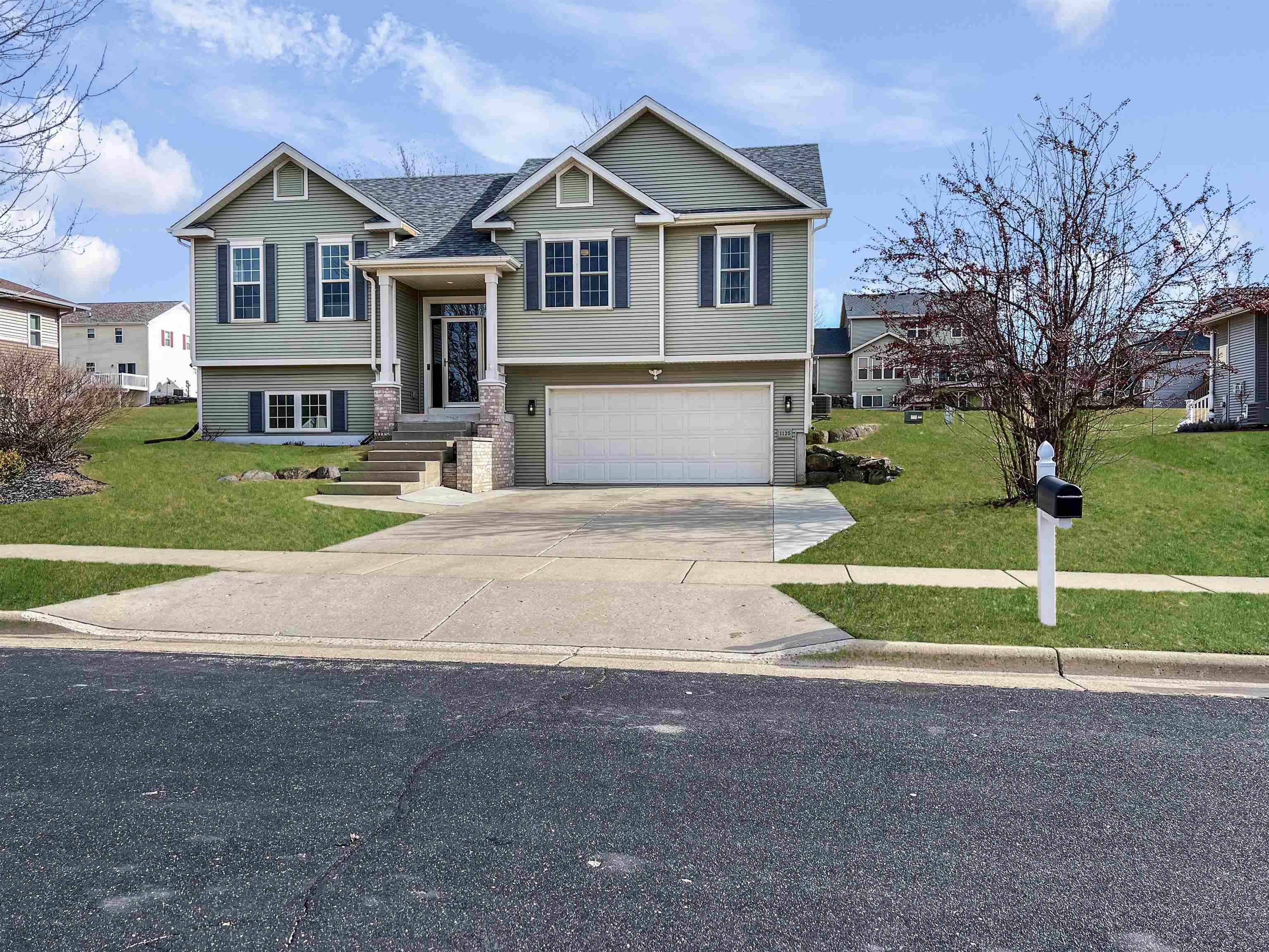 1125 Carriage Drive