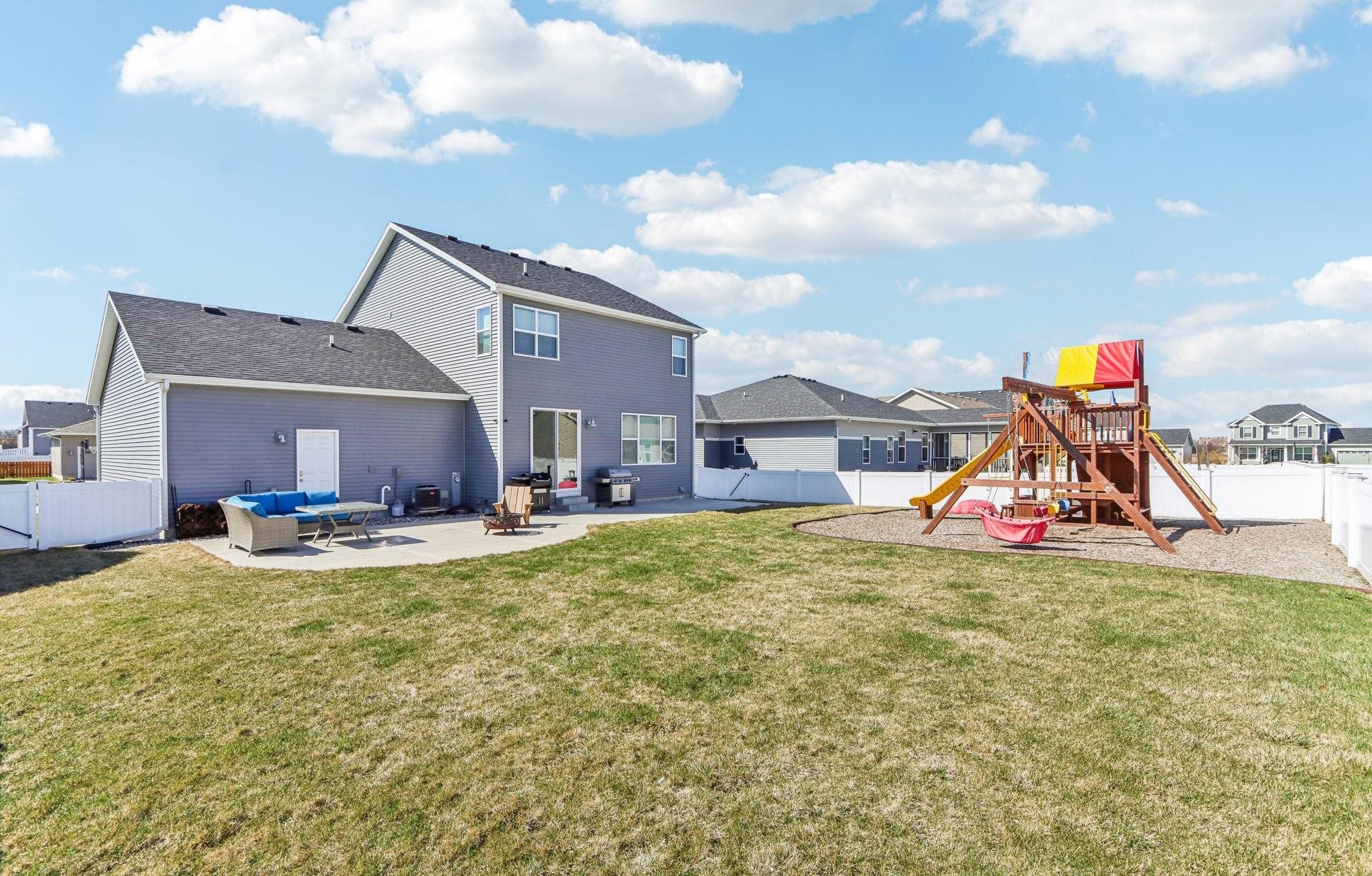 822 Tamarack Lane