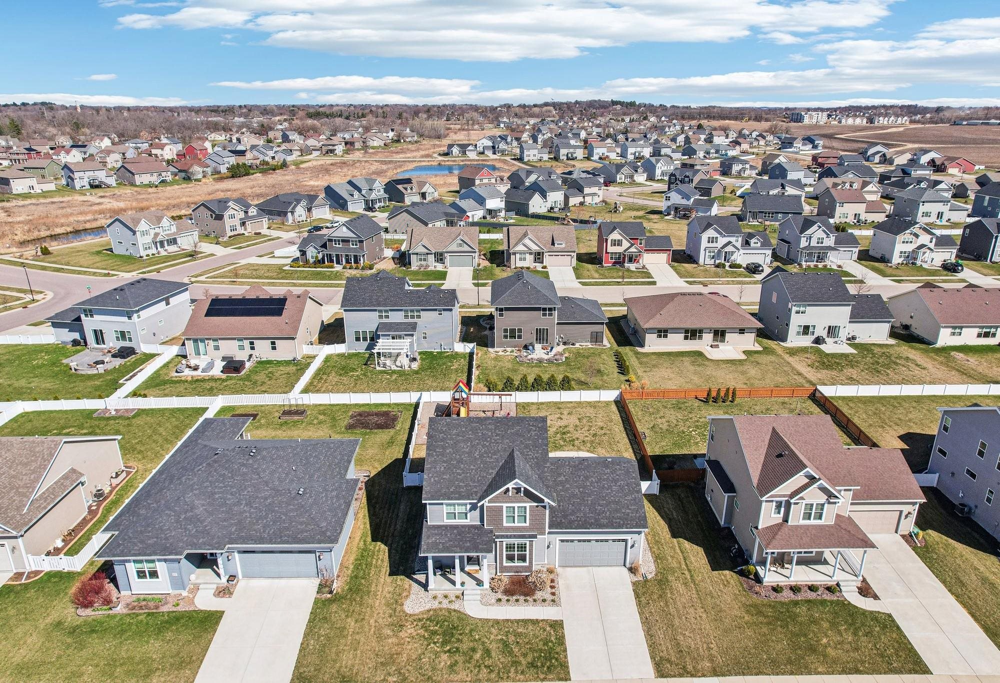822 Tamarack Lane