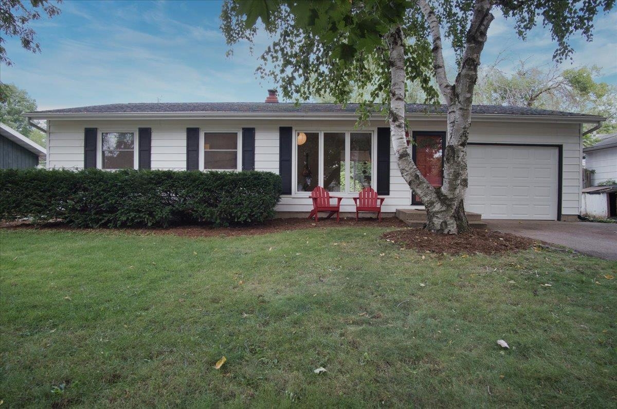 5734 Meadowood Drive
