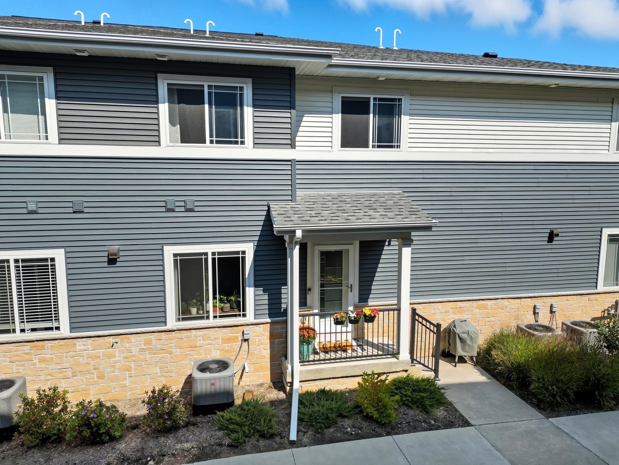 1703 N Windsor Avenue