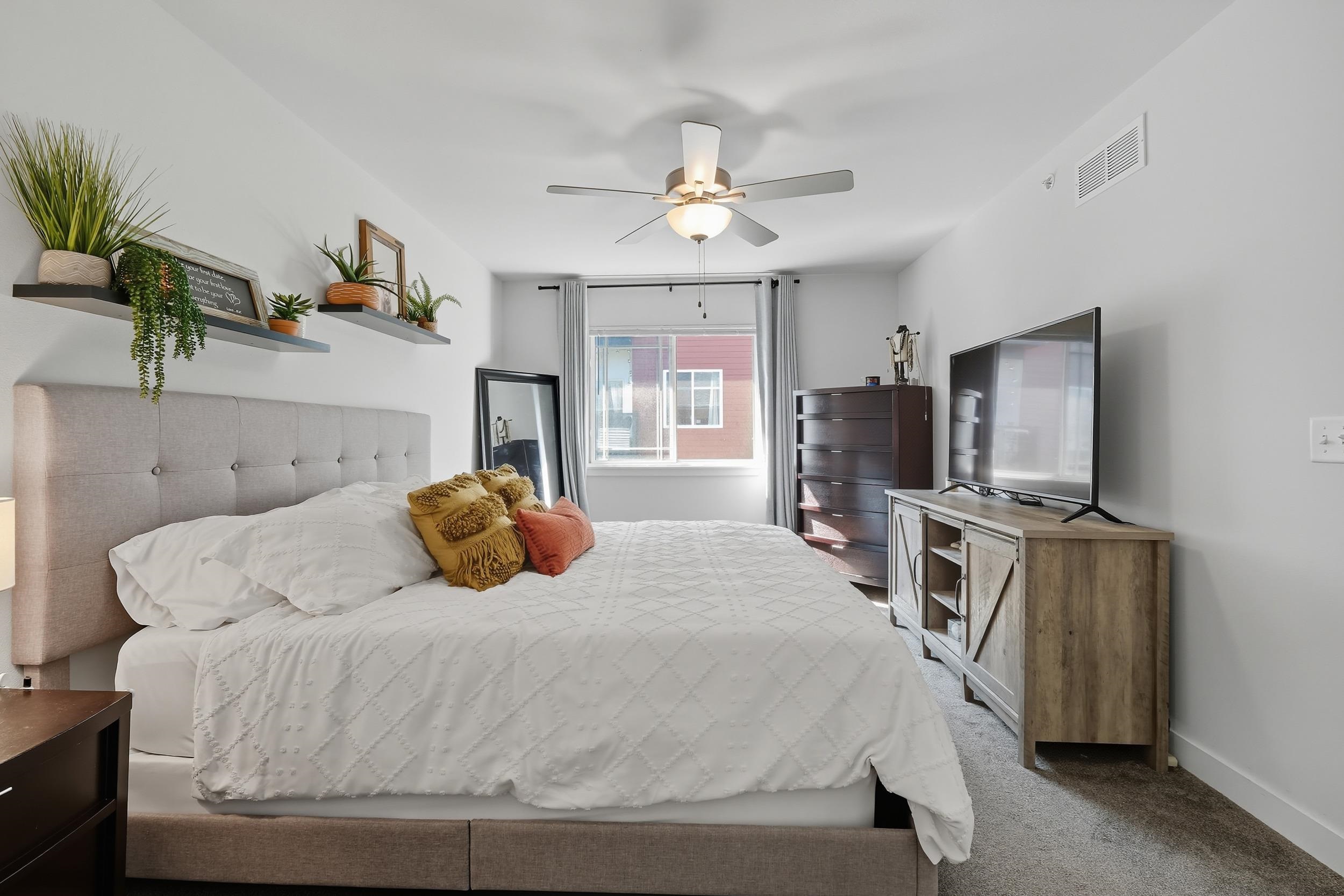 1703 N Windsor Avenue