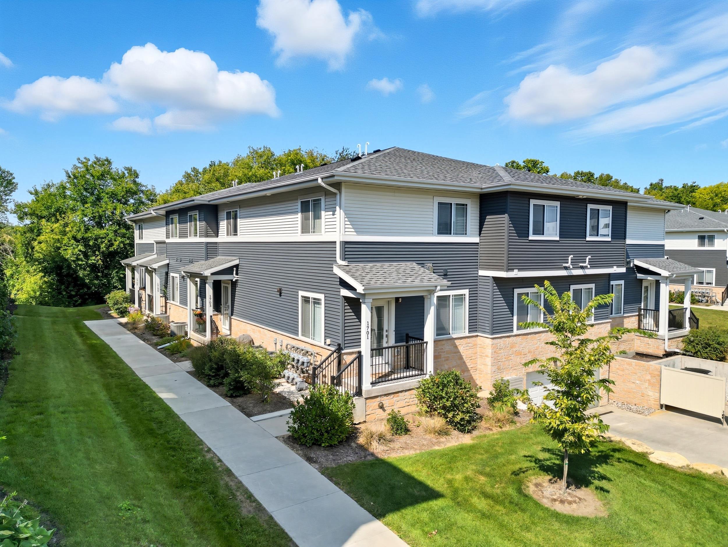 1703 N Windsor Avenue