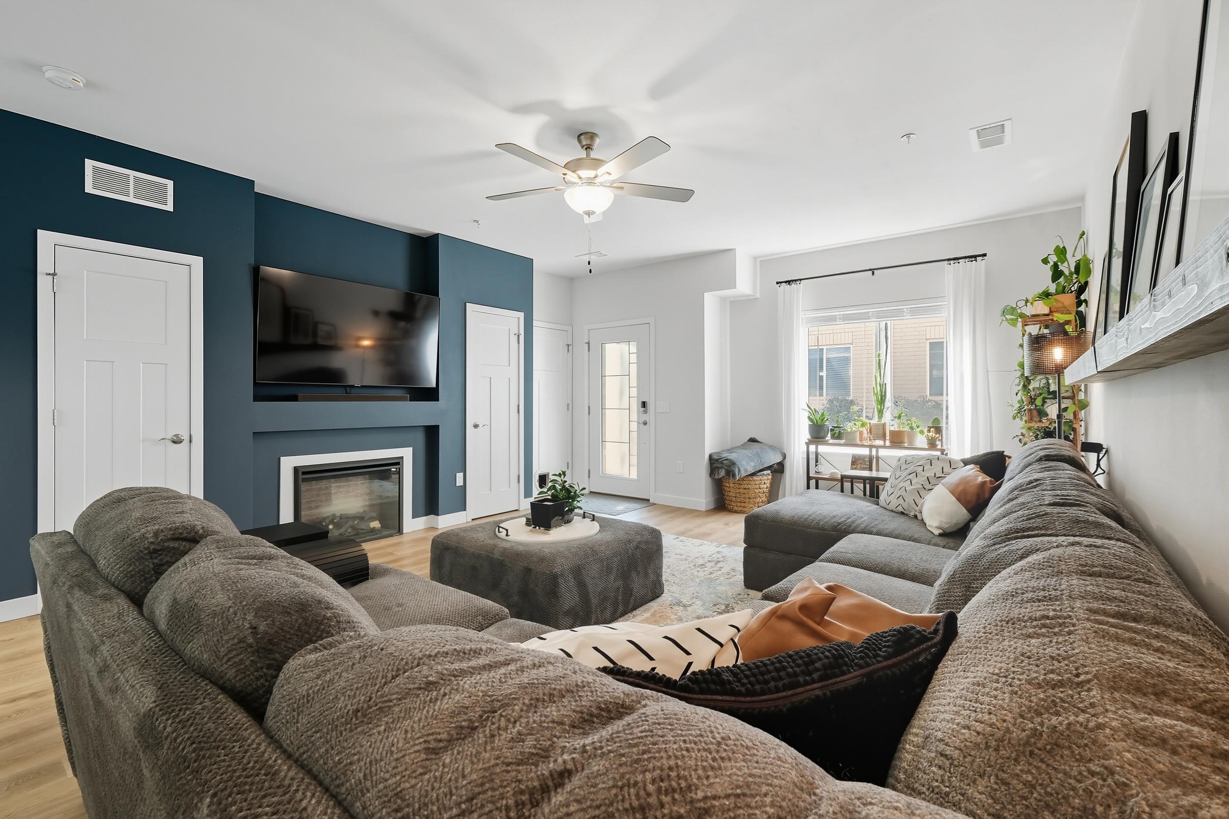 1703 N Windsor Avenue