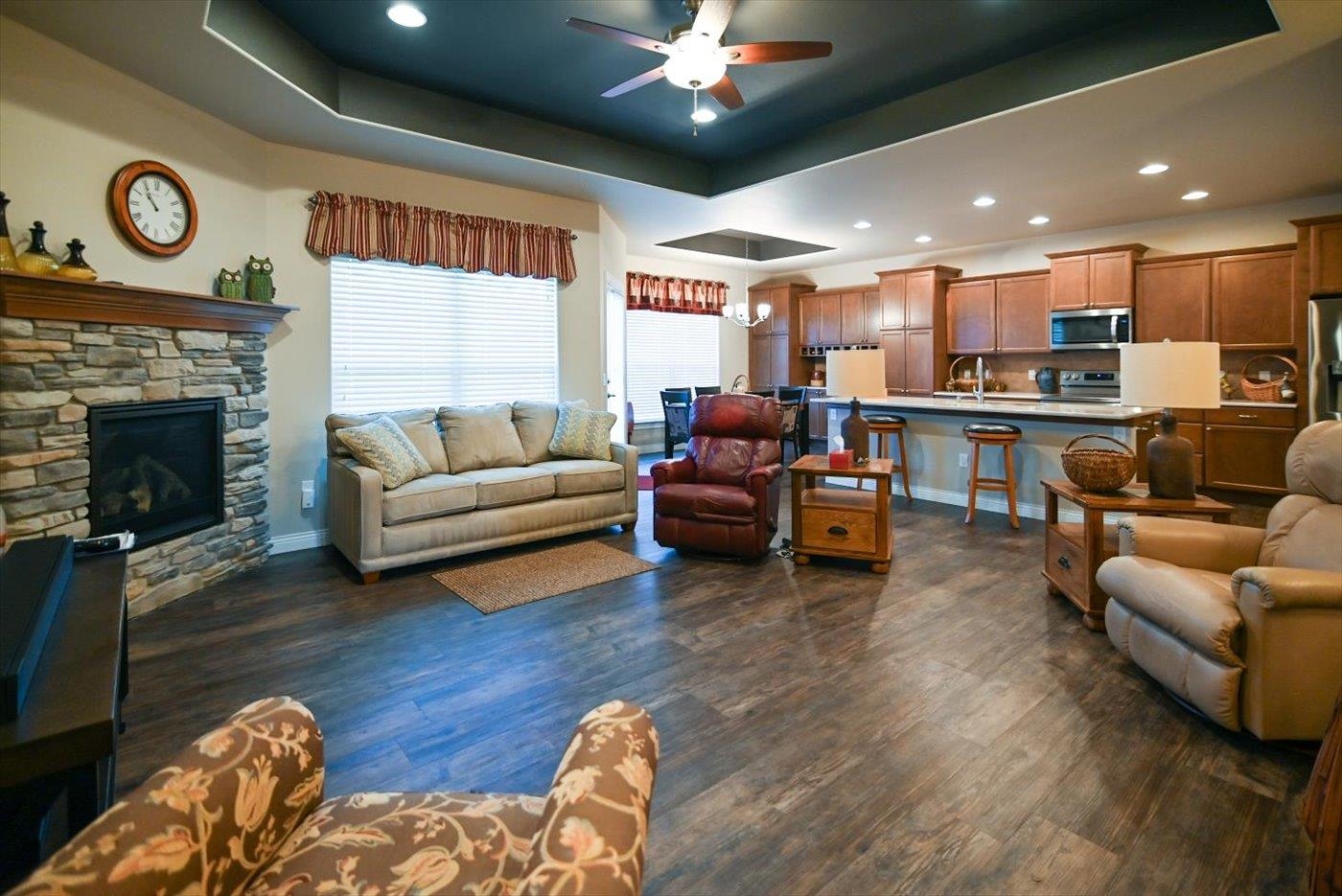 422 Bella Way
