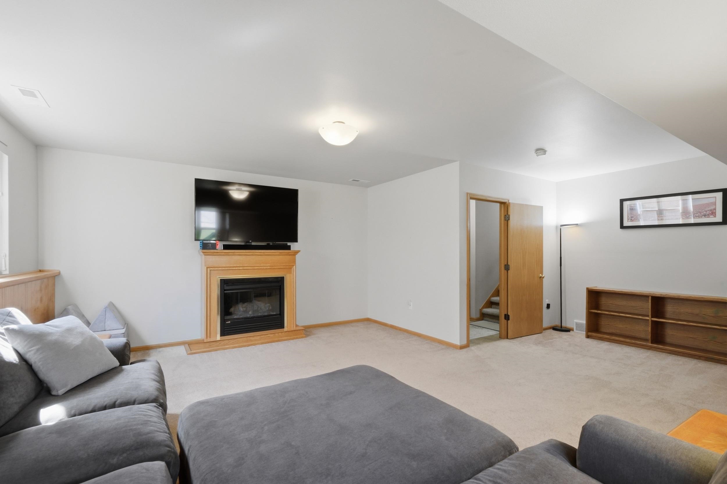 6438 Urich Terrace