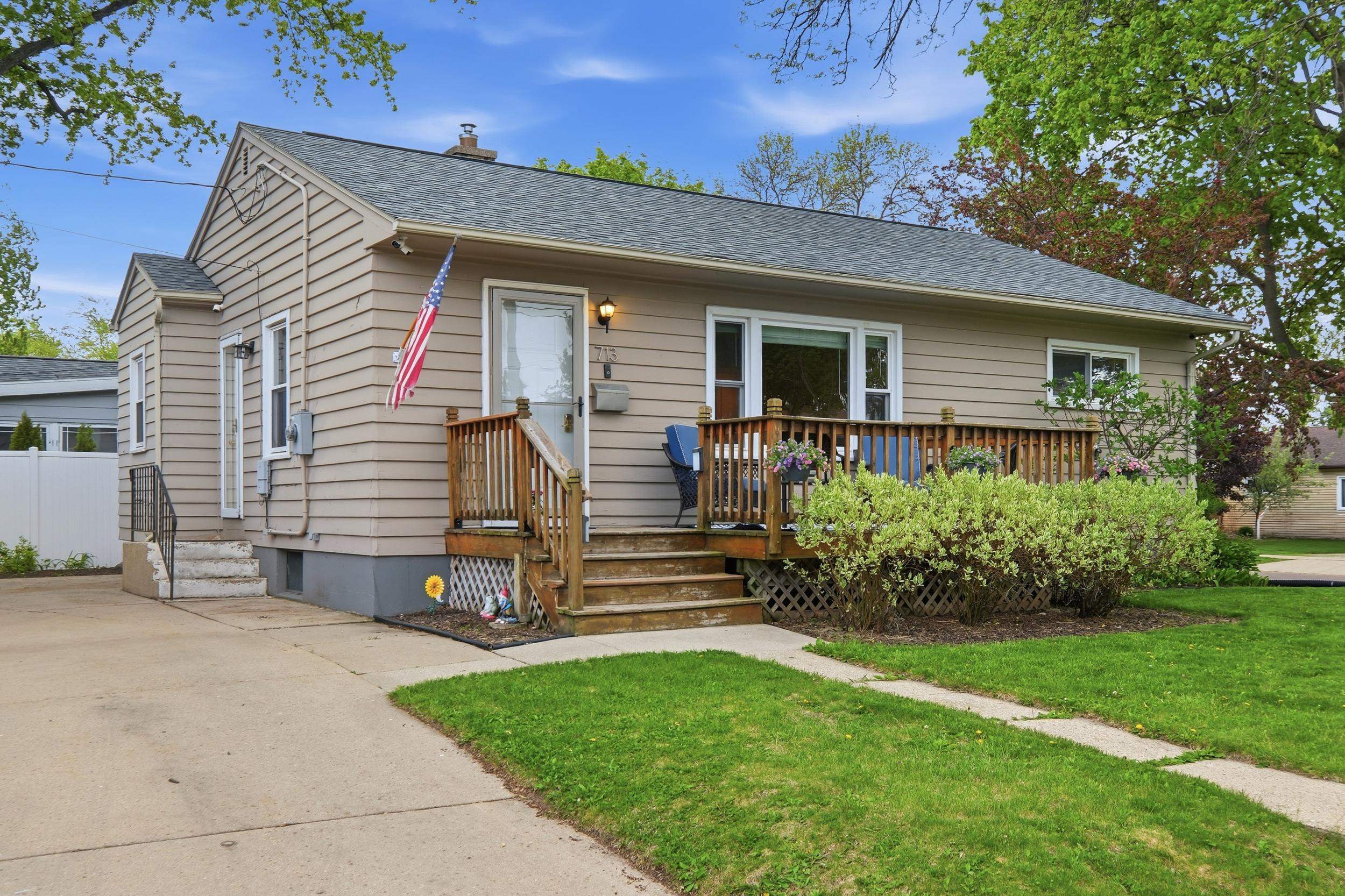 713 Dempsey Road