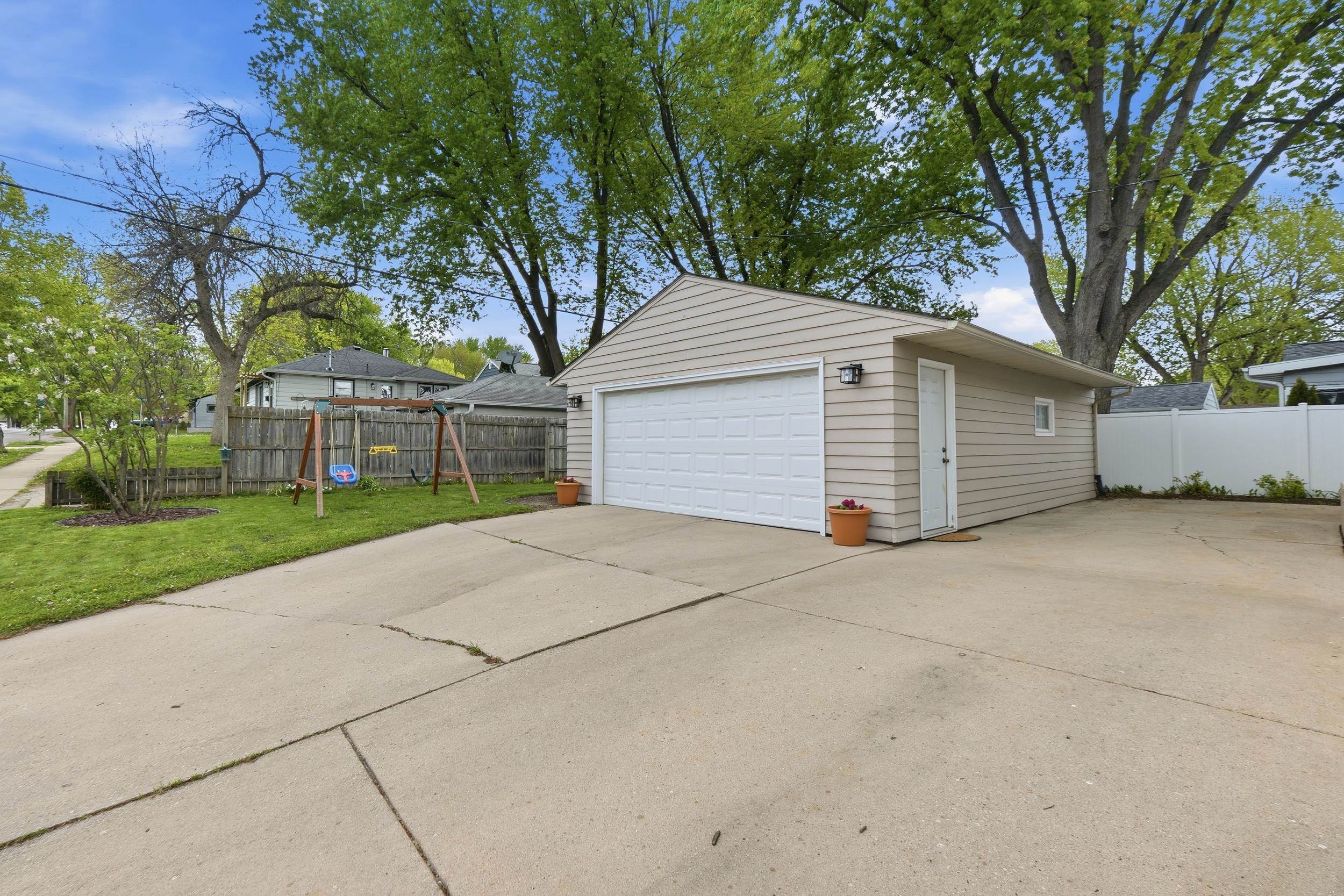 713 Dempsey Road