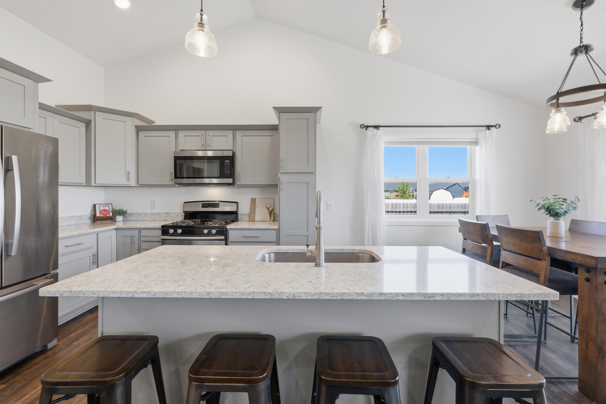 660 Westfield Avenue