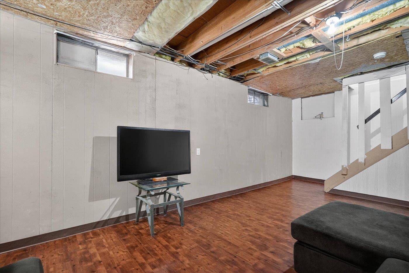 1029 Vandenburg Street