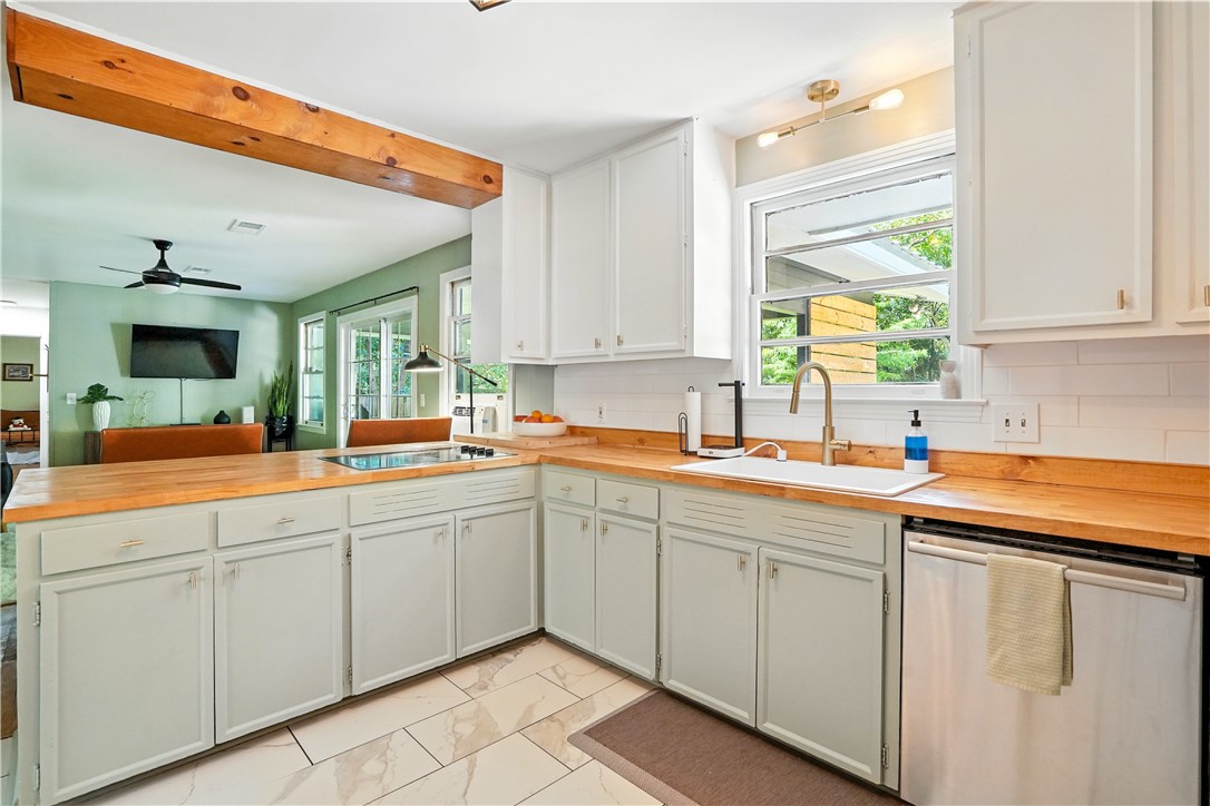 121 Druid Oaks Lane