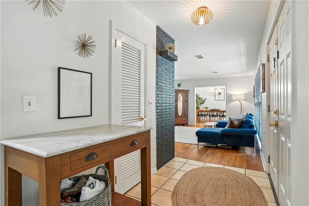 121 Druid Oaks Lane