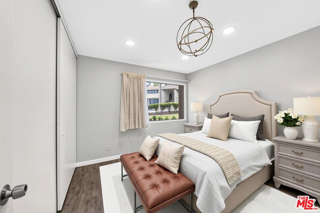 13602 La Jolla Circle B