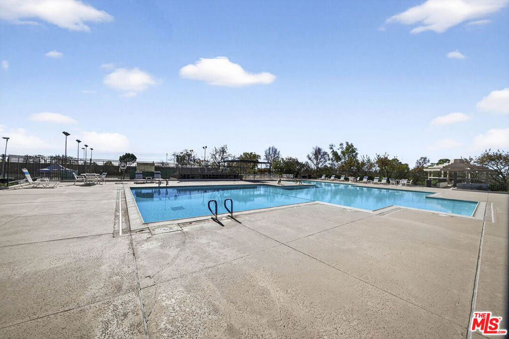 13602 La Jolla Circle B