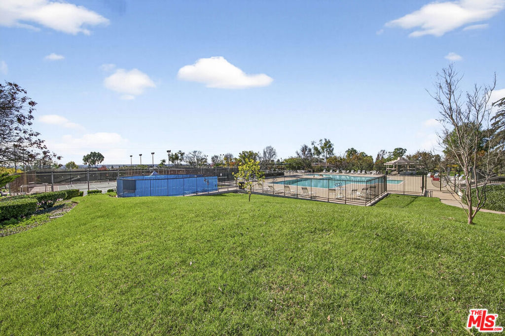 13602 La Jolla Circle B