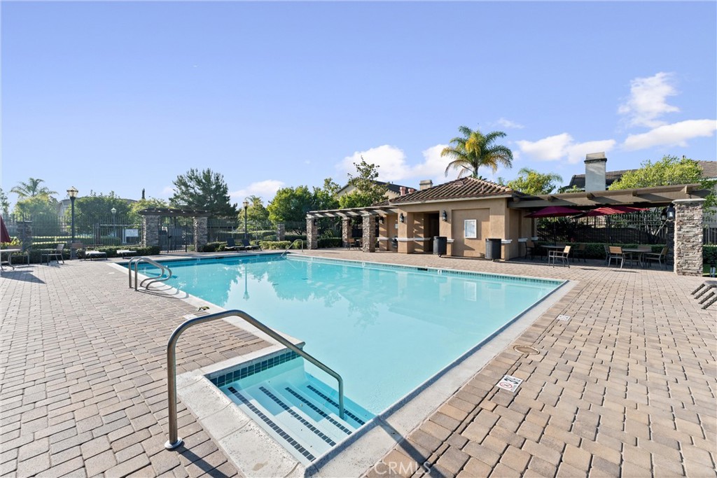 2580 Pearblossom Street