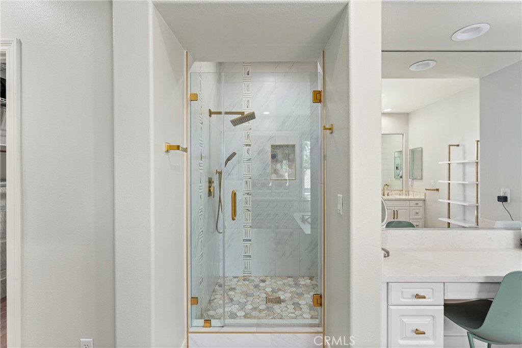 2580 Pearblossom Street