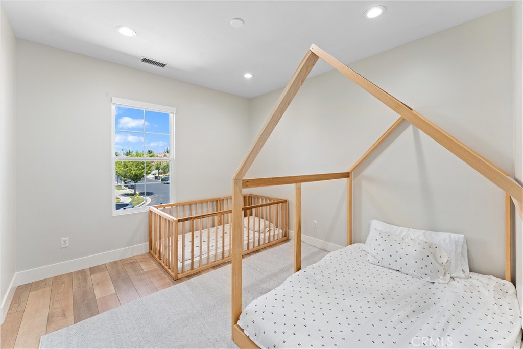 2580 Pearblossom Street