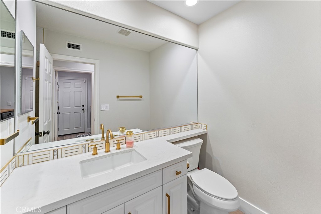 2580 Pearblossom Street