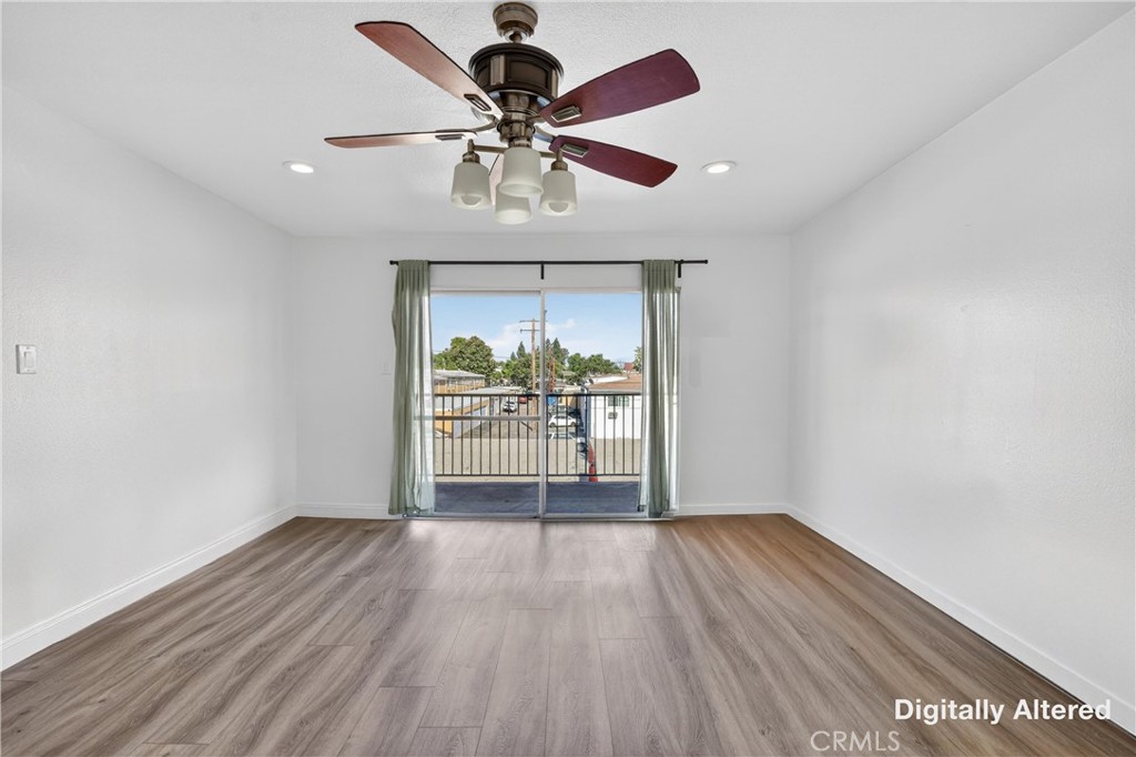 400 N Acacia