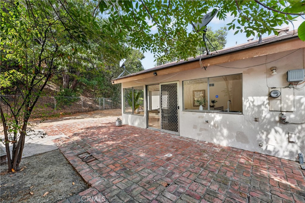 1808 E Woodgate