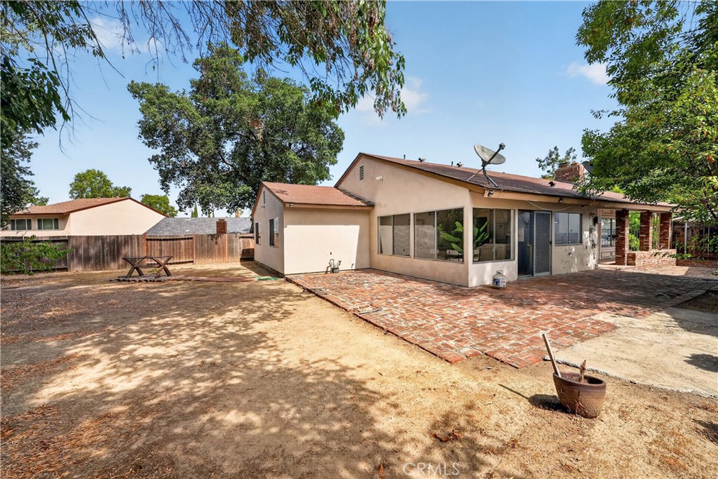 1808 E Woodgate