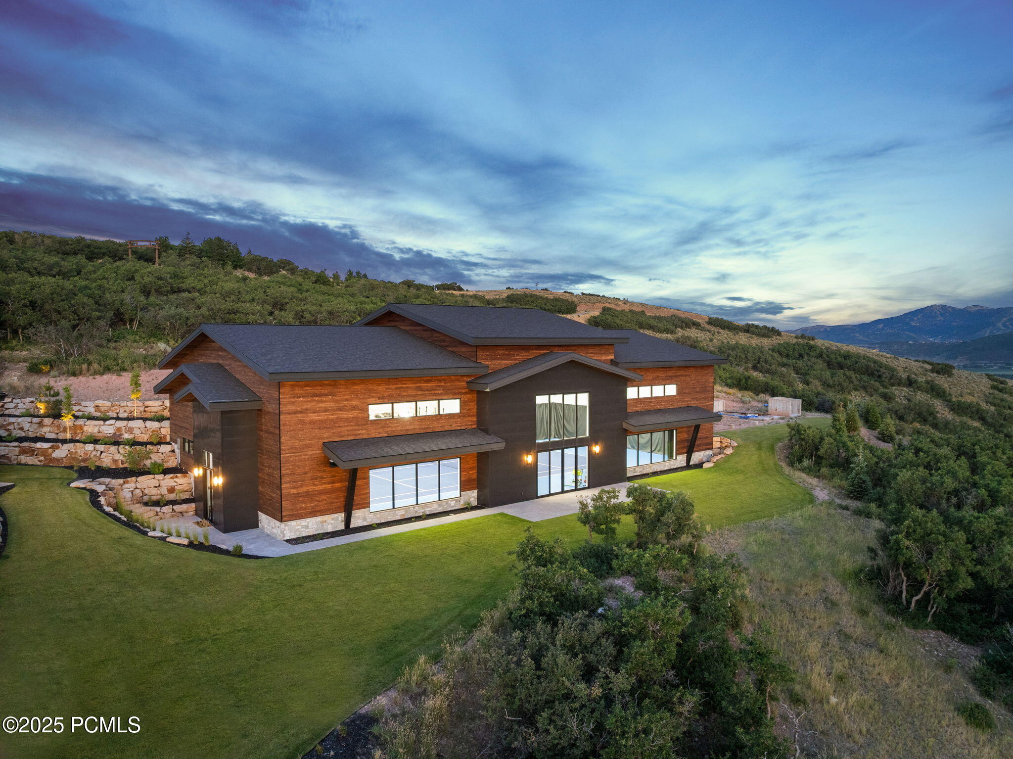 1735 Red Hawk Trail